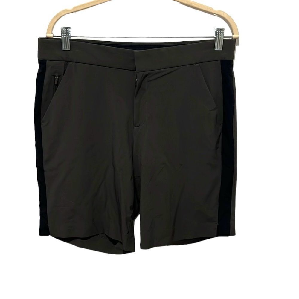 Athleta dark gray Tribecca Bermuda short with black stripe size 10